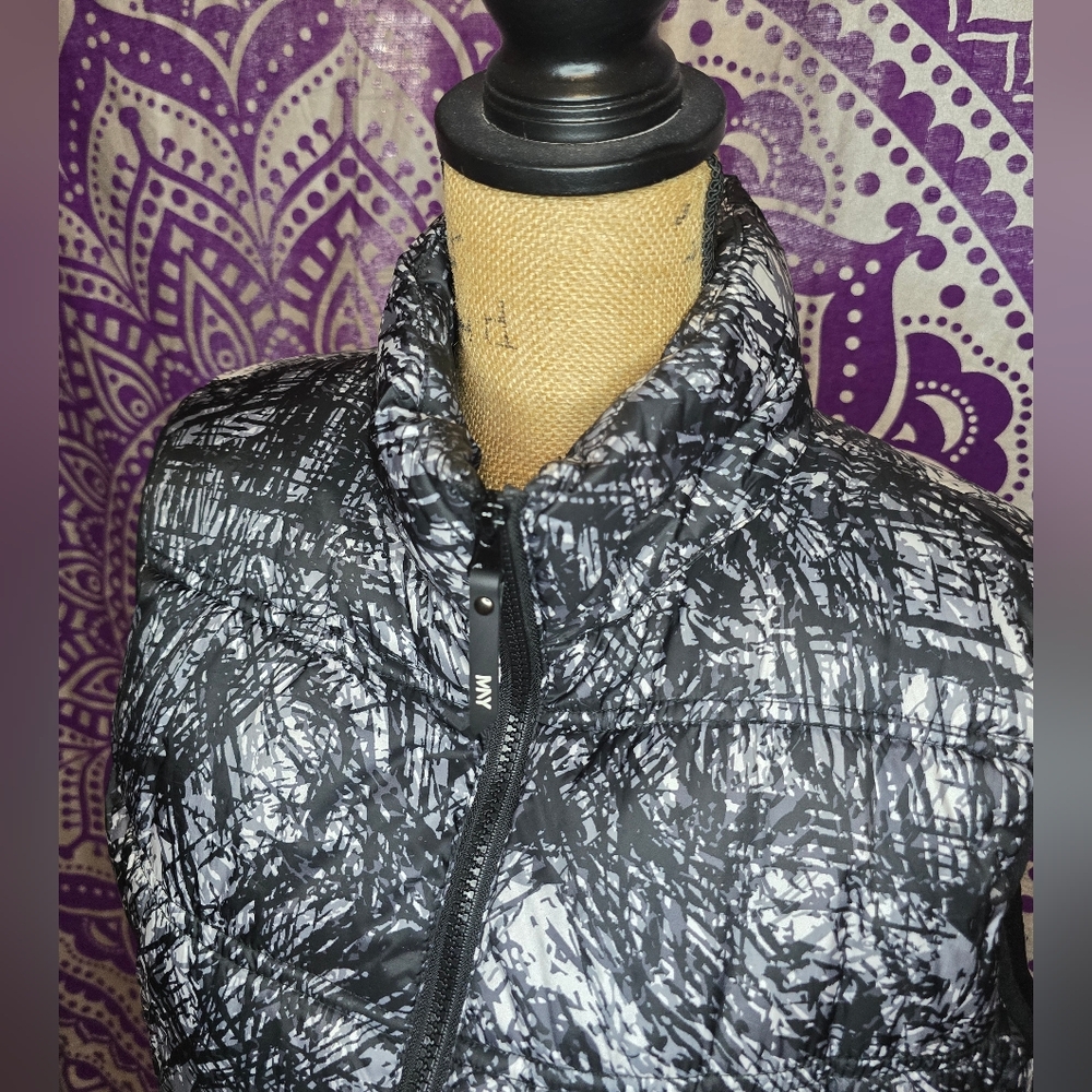 Marc New York Black and White Patterned Vest L